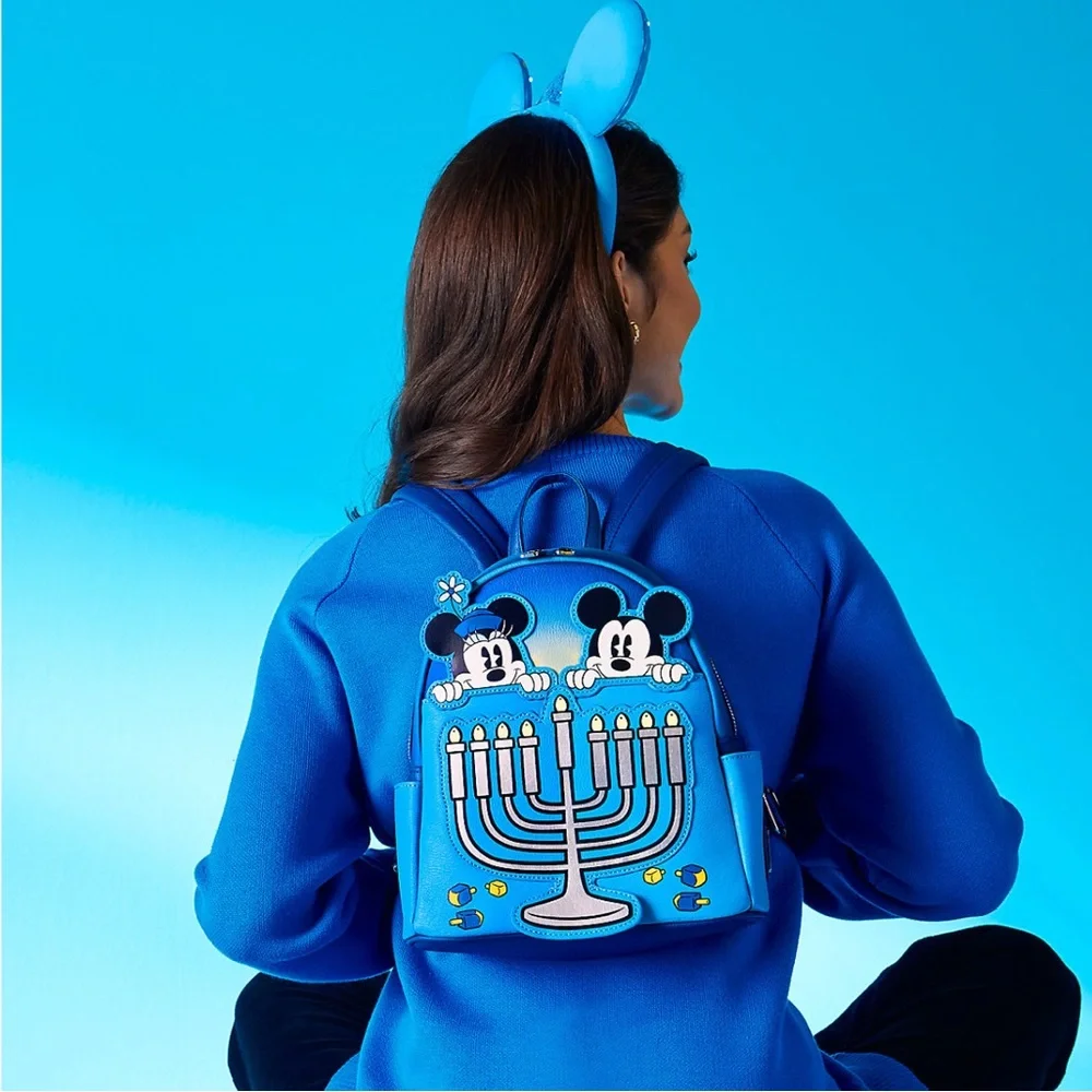 Mickey Mouse and Minnie mouse Hanukkah light up lounge fly and earrings. - Picture 2 of 6